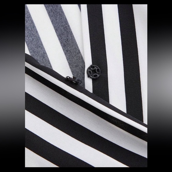 BloomChic Plus Size 2XL Black and White Striped Jumpsuit us18-20 - Picture 5 of 8